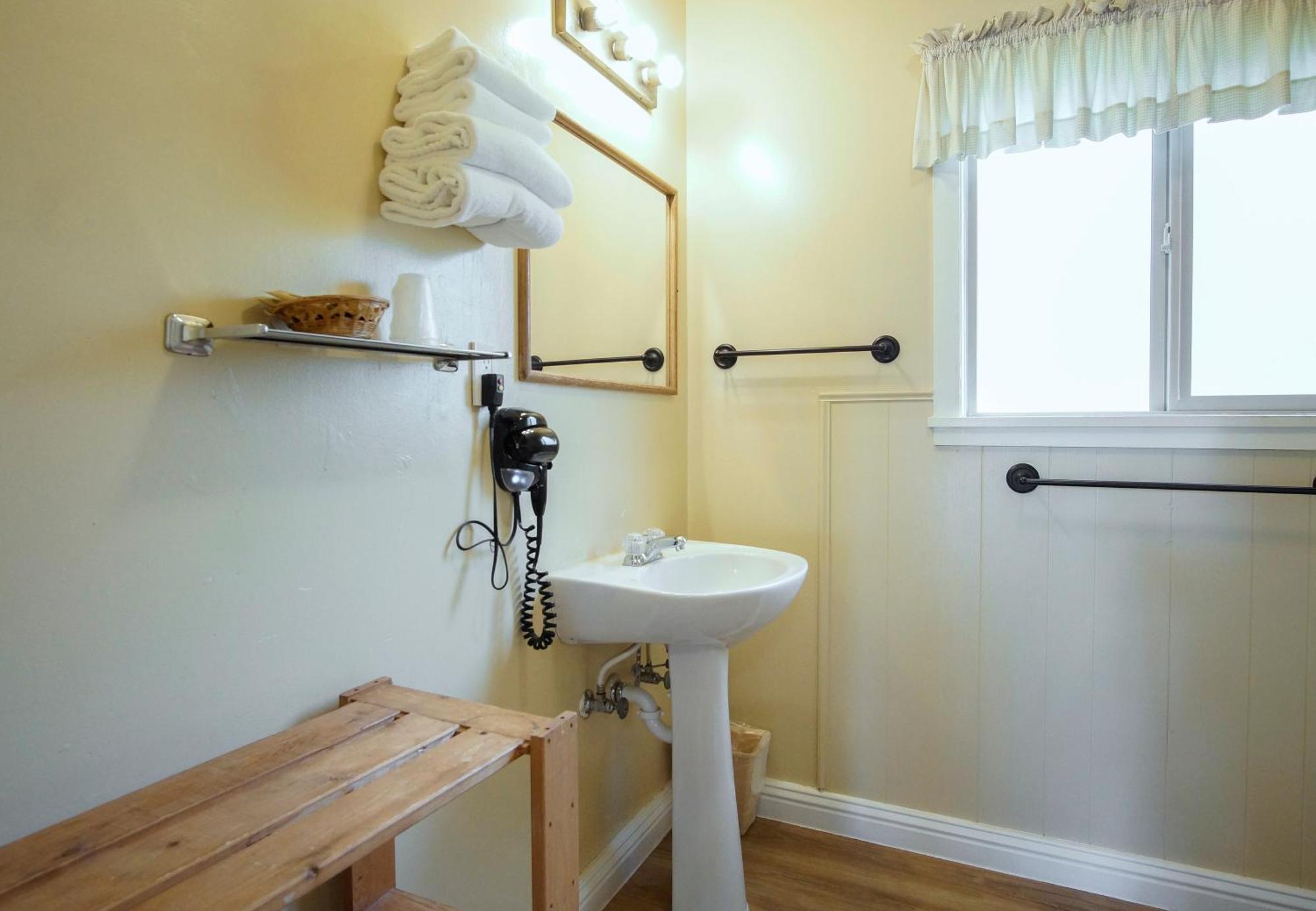 Green Gables Motel & Suites Burney Esterno foto