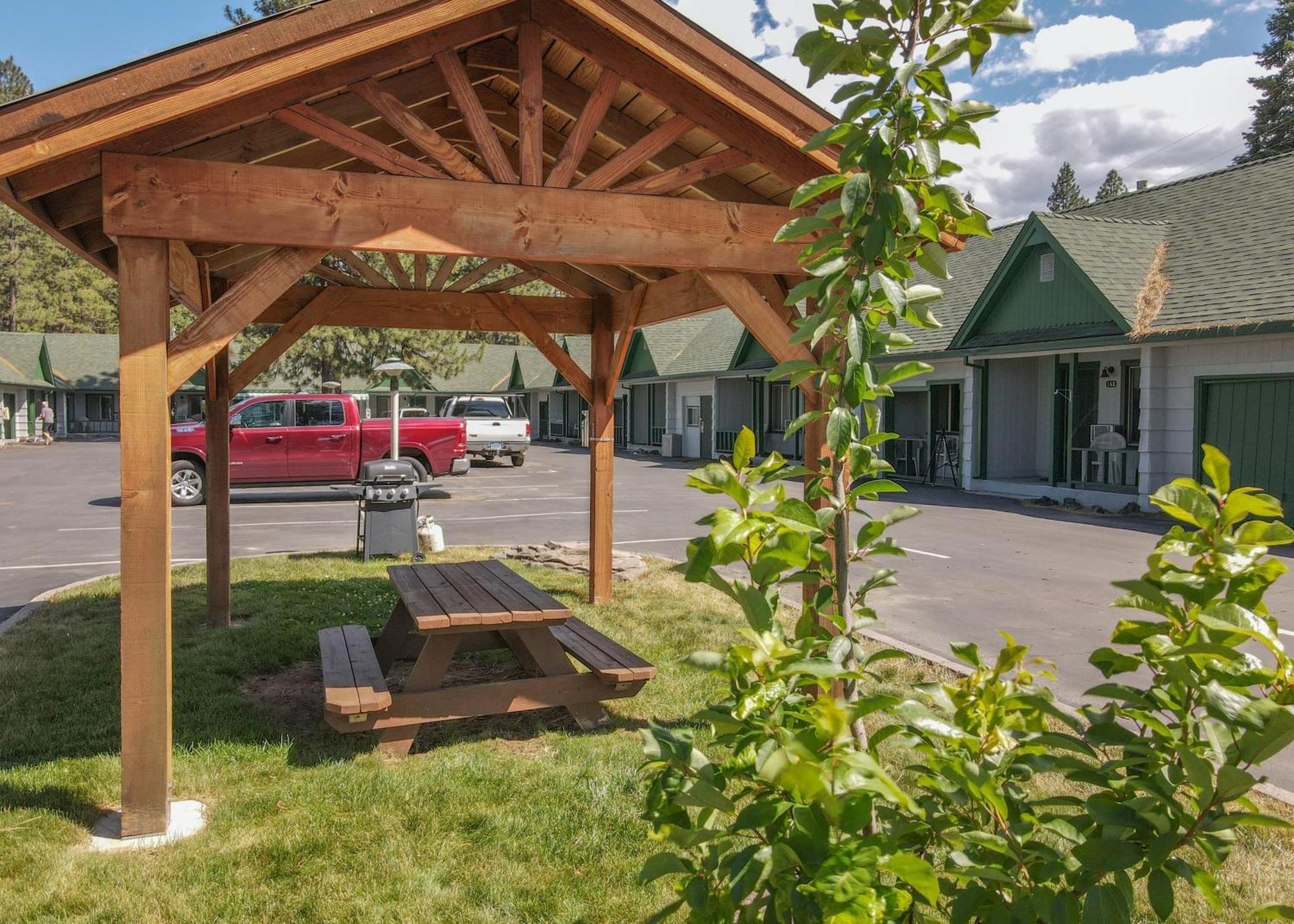 Green Gables Motel & Suites Burney Esterno foto