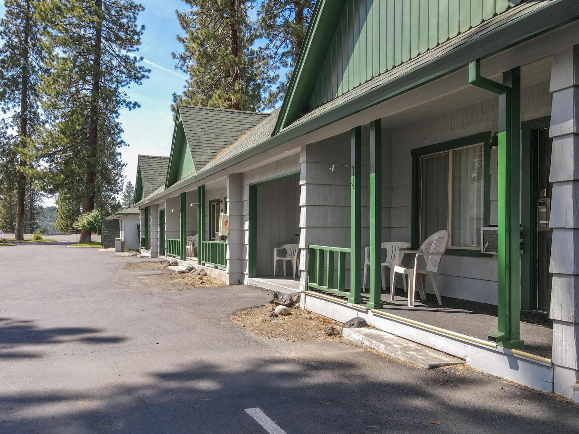 Green Gables Motel & Suites Burney Esterno foto