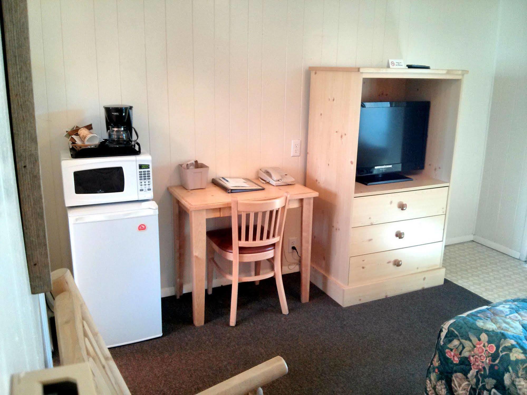 Green Gables Motel & Suites Burney Esterno foto