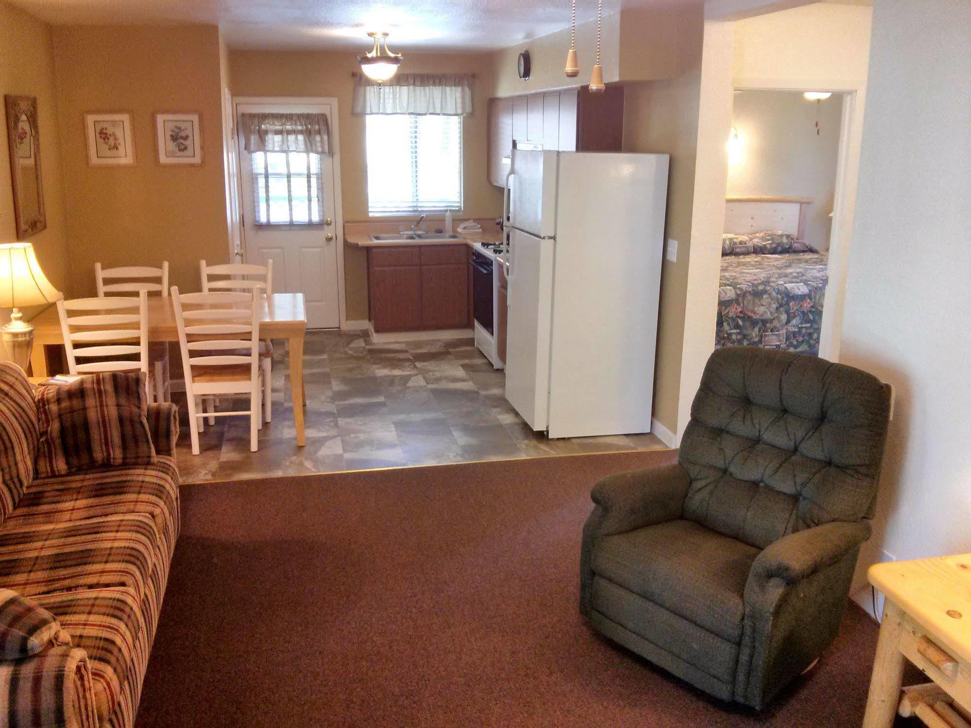 Green Gables Motel & Suites Burney Esterno foto